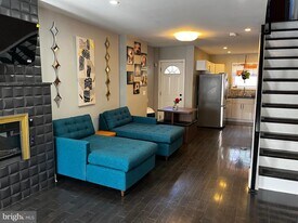 2423 W Seybert St in Philadelphia, PA - Building Photo