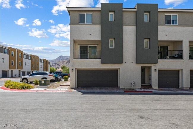 3719 Enchanted Sky St in Las Vegas, NV - Building Photo - Building Photo