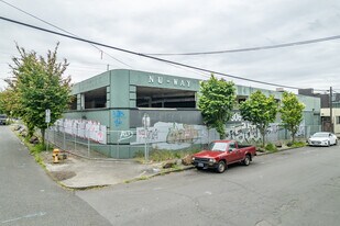 Pine Street Lofts in Portland, OR - Building Photo
