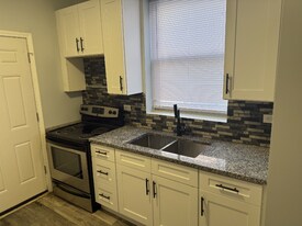 7204 S Cornell Ave in Chicago, IL - Building Photo