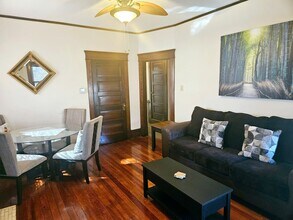 120 Ninth St, Unit Apt C in Parkersburg, WV - Building Photo - Building Photo