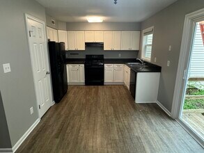 2112 Queen Annes Ct in Carrollton, VA - Building Photo - Building Photo