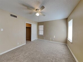 649 W Main St in Lancaster, TX - Building Photo - Building Photo