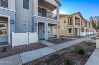 8149 E Petunia Ave in Mesa, AZ - Foto de edificio - Building Photo