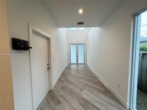 2933 SW 27th Terrace in Miami, FL - Building Photo - Building Photo