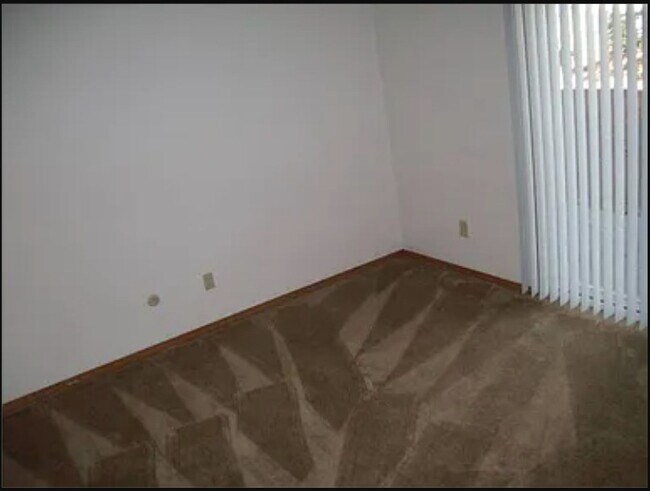 2107 N Laventure Rd in Mount Vernon, WA - Building Photo - Building Photo