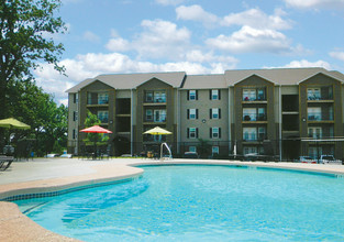 Terrace Green Apartments in Joplin, MO - Foto de edificio - Building Photo