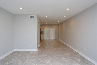 Crystal Townhomes in Atlanta, GA - Foto de edificio - Interior Photo