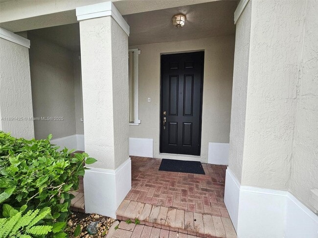 1005 NE 42nd Ave in Homestead, FL - Building Photo - Building Photo