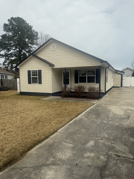 8089 Bark Ct in Murrells Inlet, SC - Building Photo