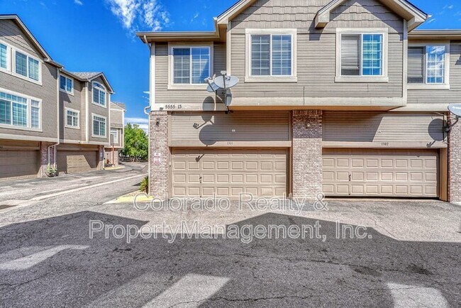 5555 E Briarwood Ave in Centennial, CO - Building Photo - Building Photo