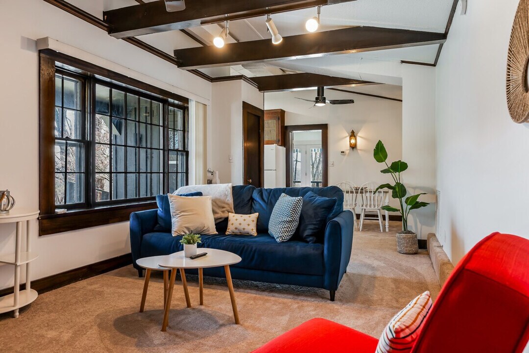 316 Poplar Hill Ln in Bristol, TN - Foto de edificio