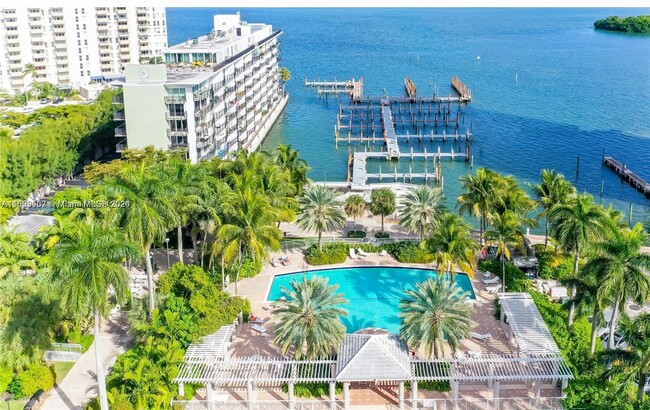770 NE 69th St, Unit 701 in Miami, FL - Foto de edificio - Building Photo