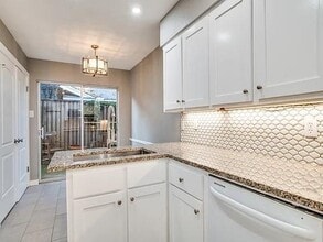 9808 Crest Meadow Dr in Dallas, TX - Building Photo - Building Photo