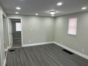 13 Layton St in Lyons, NY - Building Photo - Building Photo