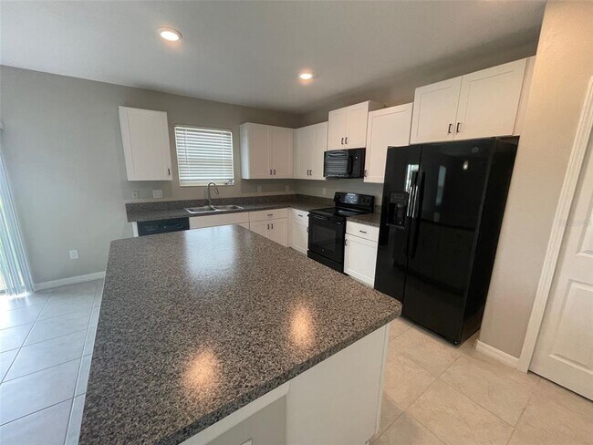 10232 Bright Crystal Ave in Riverview, FL - Building Photo - Building Photo