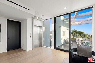 11961 Dorothy St in Los Angeles, CA - Building Photo - Building Photo