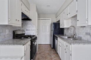 701 Ramble Ln in Austin, TX - Building Photo