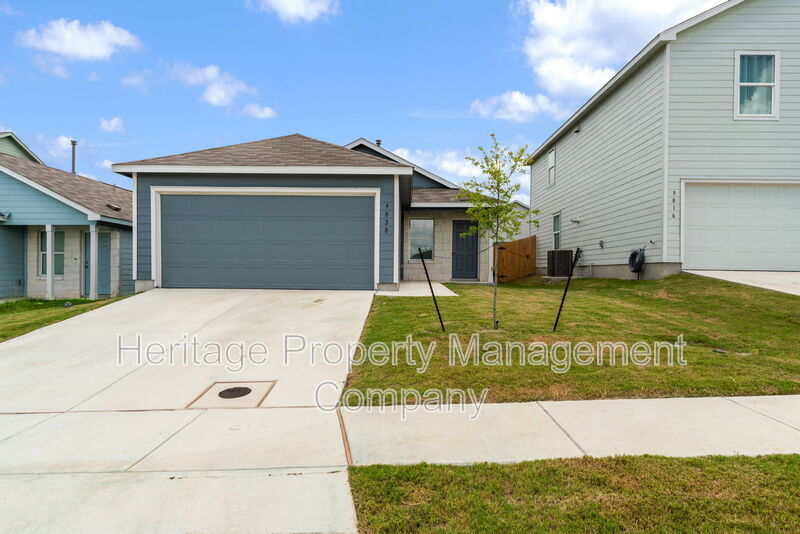 9020 Sumners Wise in Converse, TX - Building Photo