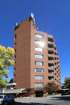 625 W 45 Ave in Vancouver, BC - Building Photo