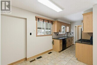 115 Elmore Dr in Hamilton, ON - Building Photo - Building Photo