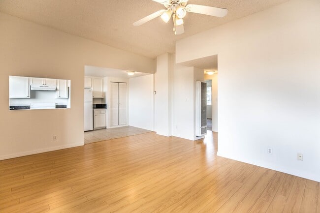 property at 1962 Beachwood Dr