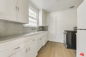 1706 N Stanley Ave in Los Angeles, CA - Building Photo - Building Photo