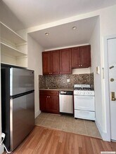 560 W End Ave in New York, NY - Building Photo - Building Photo