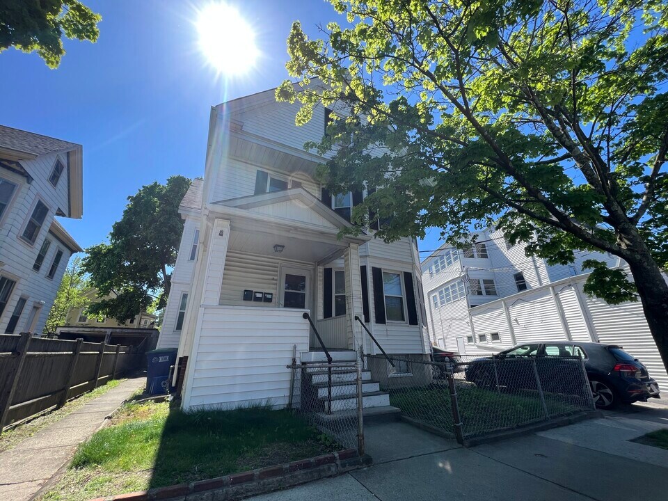 5 Irving St in Somerville, MA - Foto de edificio