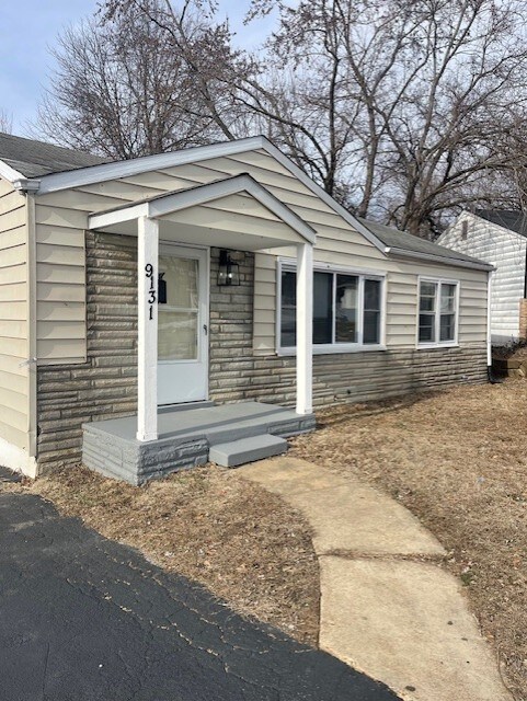 9131 Bel Acres Ct in St. Louis, MO - Building Photo