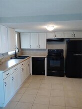 9240 Sterling Ln in Port Richey, FL - Building Photo - Building Photo