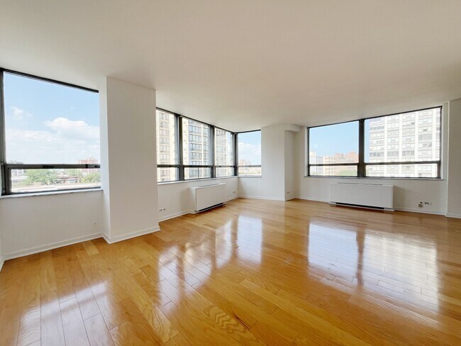 5701 N Sheridan Rd in Chicago, IL - Building Photo - Building Photo