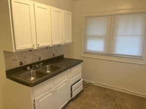 6050 E Washington St in Indianapolis, IN - Building Photo - Building Photo