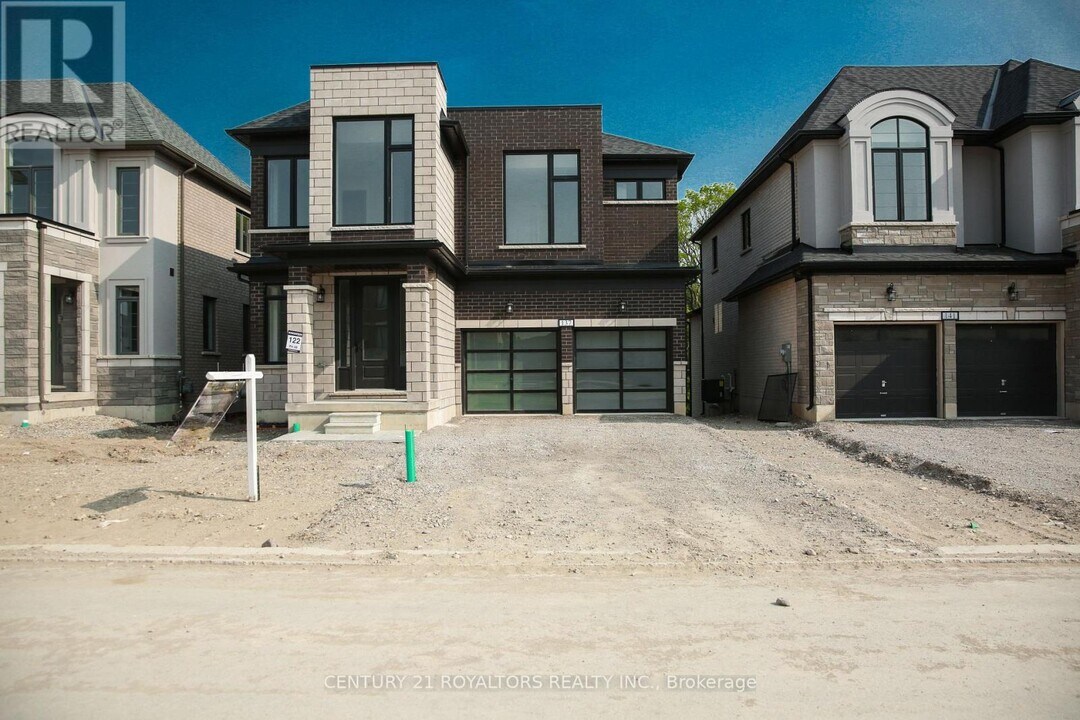 137 Harwood Ave in Woodstock, ON - Building Photo