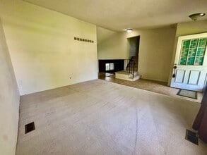 21669 Tulipwood St in Trenton, MI - Building Photo - Building Photo