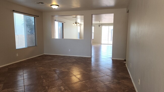4815 E Silverpuffs Way in Tucson, AZ - Building Photo - Building Photo