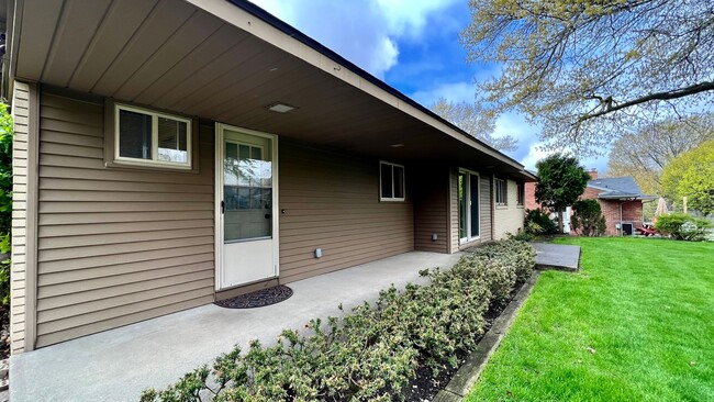 1837 Onaway Rd SE in Grand Rapids, MI - Building Photo - Building Photo