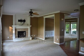 15914 S Clairborne St in Olathe, KS - Building Photo - Building Photo