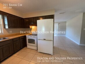 701 Bahia Cir in Ocala, FL - Building Photo - Building Photo