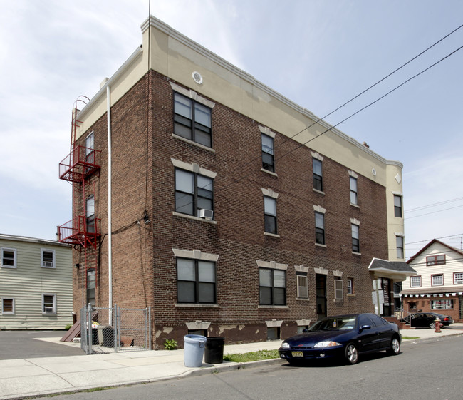 200 Erie St in Elizabeth, NJ - Building Photo - Building Photo