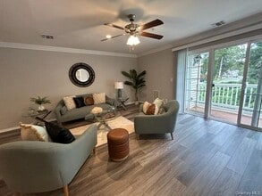 85 Overlook Dr in Farmingville, NY - Building Photo - Building Photo