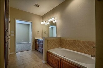 11326 NW 121st Pl in Yukon, OK - Building Photo - Building Photo