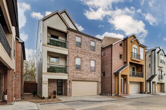 11005 Upland Forest Dr in Houston, TX - Building Photo - Building Photo