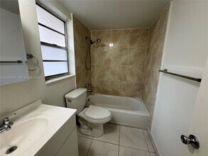 7725 SW 86th St in Miami, FL - Building Photo - Building Photo