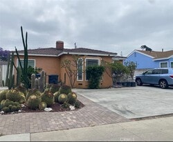 1229 S Flower St in Santa Ana, CA - Building Photo