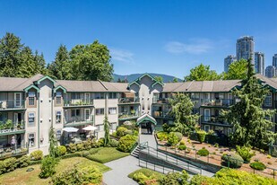 Dufferin Court Apartments