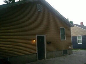 211 Hickman Ave in Columbia, MO - Building Photo - Building Photo