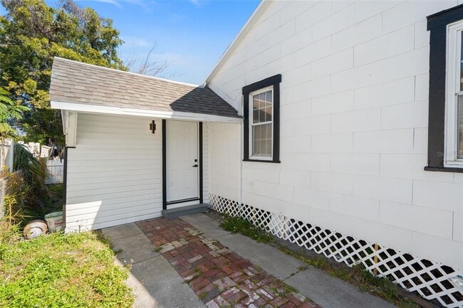 property at 2008 Oakwood Ave