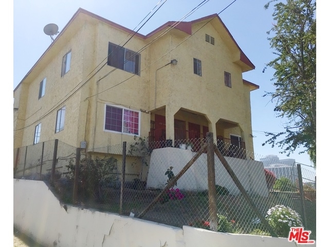 168-170 1/2 N Toluca St in Los Angeles, CA - Foto de edificio