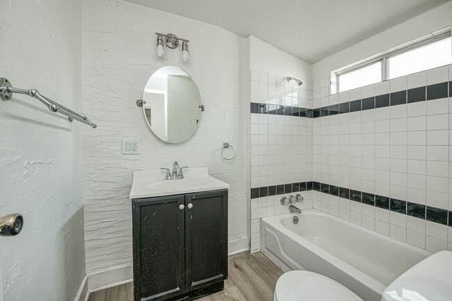 141 E Hedges Ave in Fresno, CA - Building Photo - Building Photo